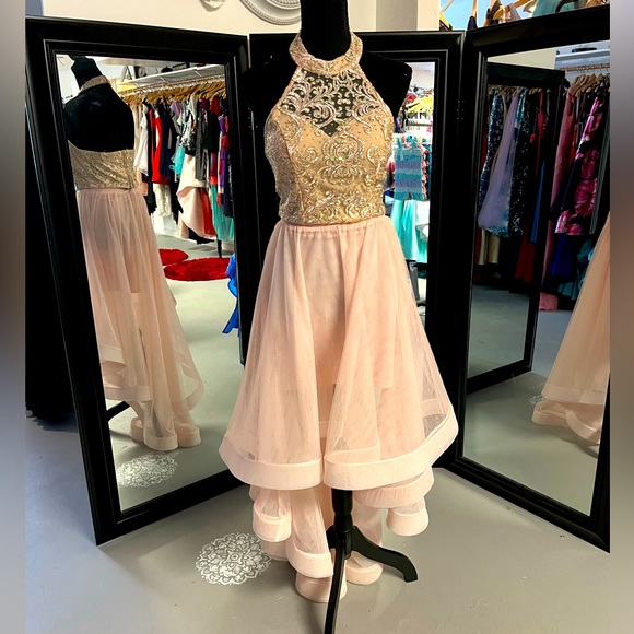 Short Hilo dress - Picture 1 of 3